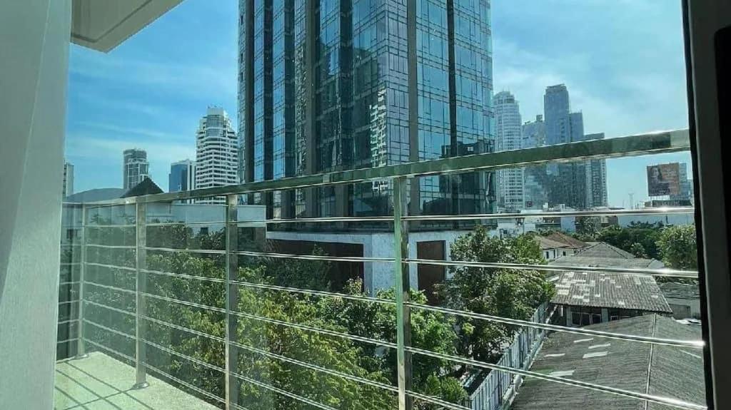 Vivi Avenue Thonglor Apartment กรุงเทพมหานคร ภายนอก รูปภาพ